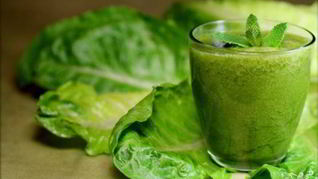 Зеленый коктейль с манго