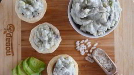 паштетный салат из авокадо и риса