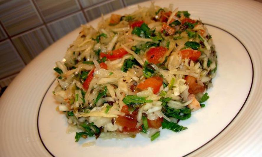 Рецепт салата из белокочанной капусты с салом