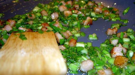 салат из белокочанной капусты с салом