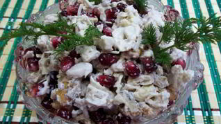 Салат из граната и грецких орехов