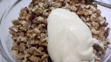 салат из граната и грецких орехов