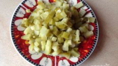 салат из кальмаров с яйцами