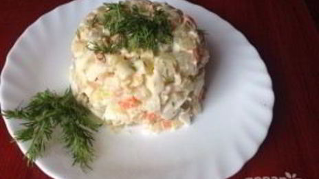 салат из кальмаров с яйцами