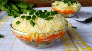 Салат из куриной печени слоеный