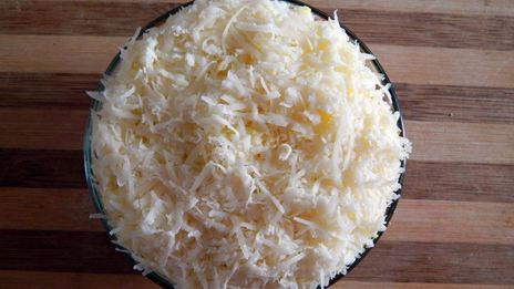 салат из куриной печени слоеный