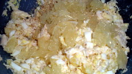 салат из курицы, ананаса и свити для друзей