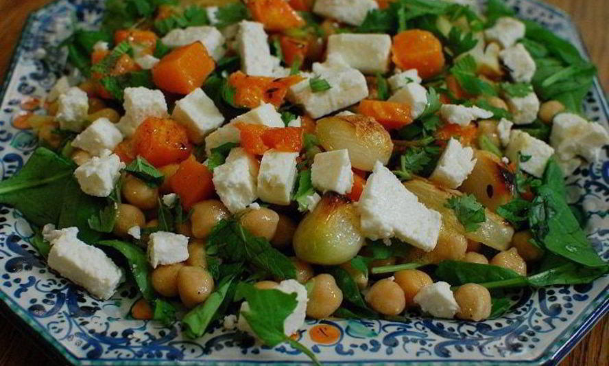 Рецепт салата из нута с запеченными овощами и фетой