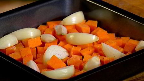 салат из нута с запеченными овощами и фетой