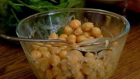 салат из нута с запеченными овощами и фетой