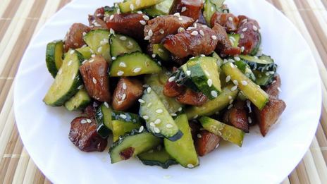 салат из огурца и курицы