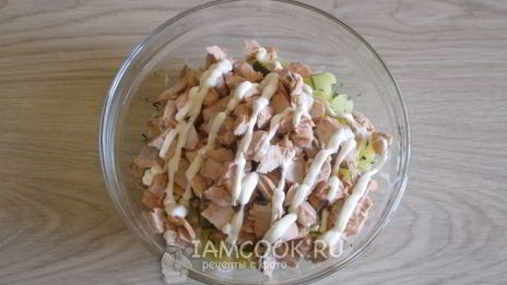 салат из отварной рыбы