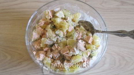 салат из отварной рыбы