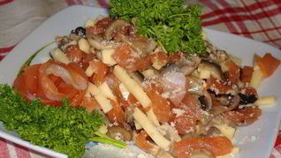 Салат из семги с грибами