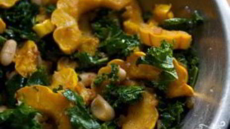 салат из сквоша, кале и фасоли