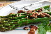 Салат из спаржи