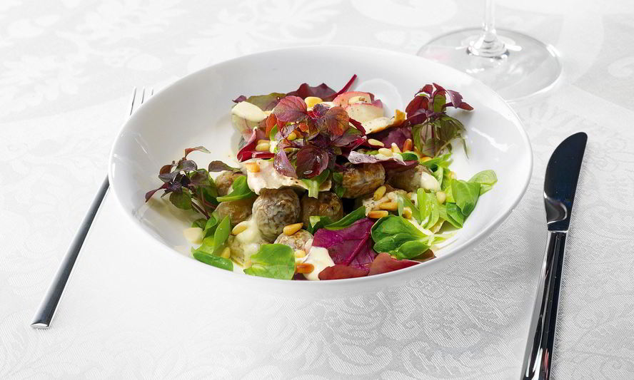 Рецепт салата из цесарки и редиса