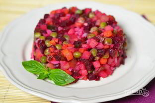 Салат из вареной свеклы