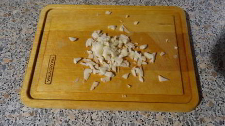 салат из зелёного горошка с яйцом