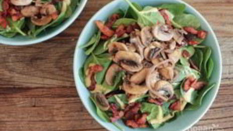 салат из жареных грибов