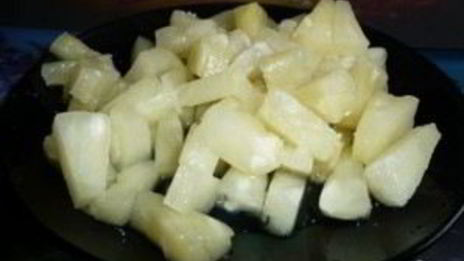 салат курица с ананасами