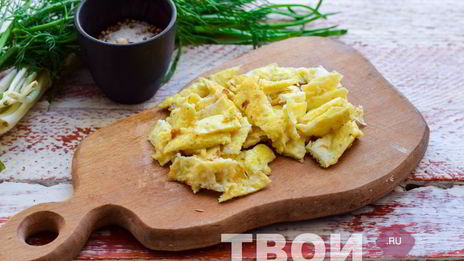 салат с блинами