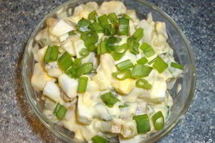 Салат с копченым кальмаром