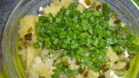 салат с копченым кальмаром