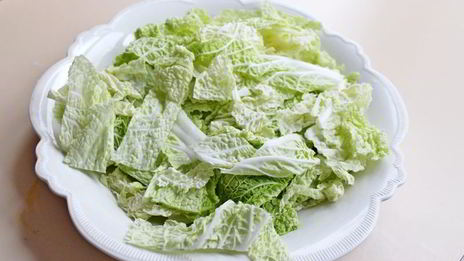 салат с куриной грудкой, овощами и йогуртом