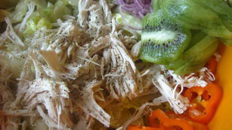 салат с курицей и киви