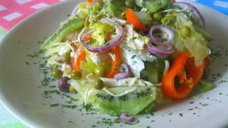 салат с курицей и киви