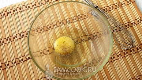 салат с курицей и яичными блинчиками