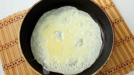 салат с курицей и яичными блинчиками