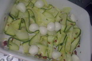 Салат с лентами из цукини