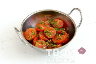 Салат с помидорами