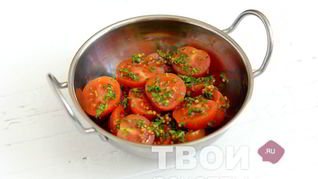 Салат с помидорами