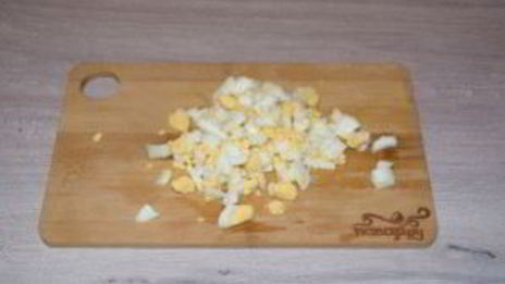 салат с салями и кукурузой