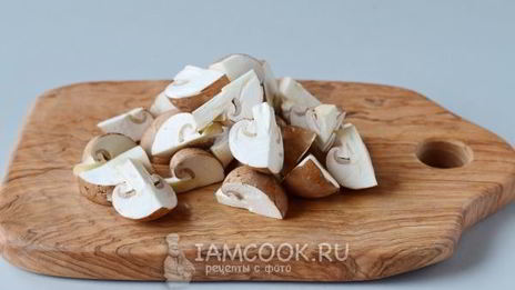 салат с шампиньонами и ветчиной