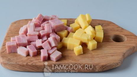 салат с шампиньонами и ветчиной