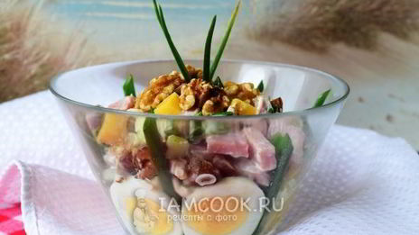 салат с шампиньонами и ветчиной