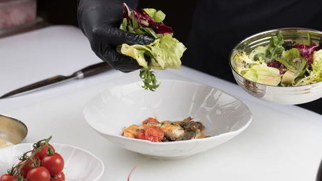 салат с сибасом и артишоками