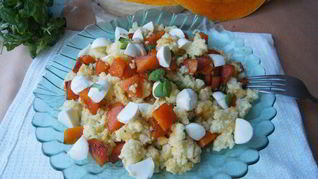 Салат с тыквой, пшеном и моцареллой