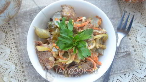 салат шахтерский из маринованных огурцов с мясом