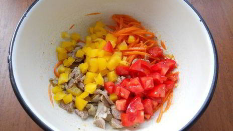 салат венеция с мясом и корейской морковью