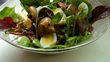 теплый грибной салат