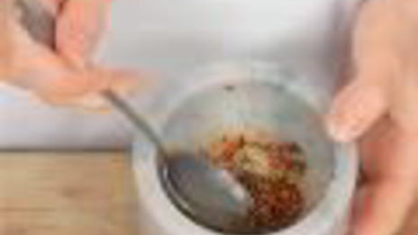 теплый морковный салат со специями