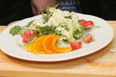Теплый салат с морскими гребешками и апельсином