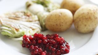 Брусничный соус из варенья