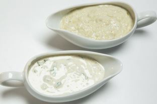 Йогуртовый соус с баклажаном и тхиной