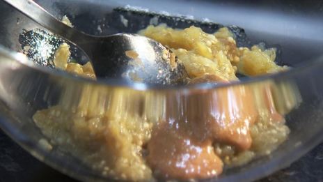 йогуртовый соус с баклажаном и тхиной